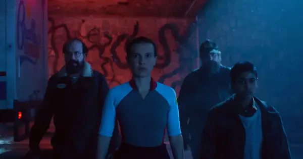 Grupa przyjaciół, w tym Eleven, wyrusza na misję w nowym sezonie Stranger Things.
